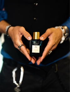 Vanilla Models - Hands T