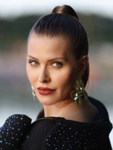 Vanilla Models - Magda MD